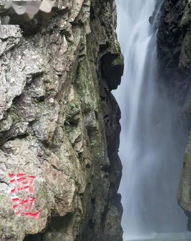 怎样排除路虎发现汽车，空气悬架故障警告游戏画面